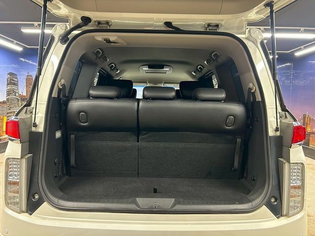 エルグランド 350ハイウェイスター (禁煙車)(黒半革シート)(後席モニター)(8人乗り)(BOSE)(両側パワースライドドア)(純正ナビ)(全周囲モニター)(ビルトインETC)(オットマン)(HIDヘッドライト)(純正18インチAW)(17枚目)