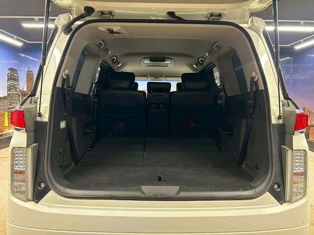 エルグランド 350ハイウェイスター (禁煙車)(黒半革シート)(後席モニター)(8人乗り)(BOSE)(両側パワースライドドア)(純正ナビ)(全周囲モニター)(ビルトインETC)(オットマン)(HIDヘッドライト)(純正18インチAW)(18枚目)