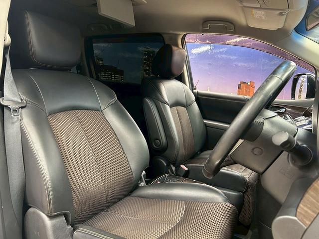 エルグランド 350ハイウェイスター (禁煙車)(黒半革シート)(後席モニター)(8人乗り)(BOSE)(両側パワースライドドア)(純正ナビ)(全周囲モニター)(ビルトインETC)(オットマン)(HIDヘッドライト)(純正18インチAW)(19枚目)