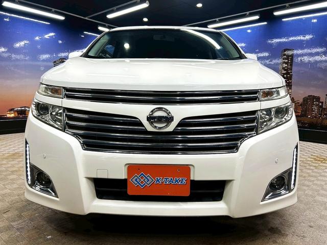 エルグランド 350ハイウェイスター (禁煙車)(黒半革シート)(後席モニター)(8人乗り)(BOSE)(両側パワースライドドア)(純正ナビ)(全周囲モニター)(ビルトインETC)(オットマン)(HIDヘッドライト)(純正18インチAW)(21枚目)