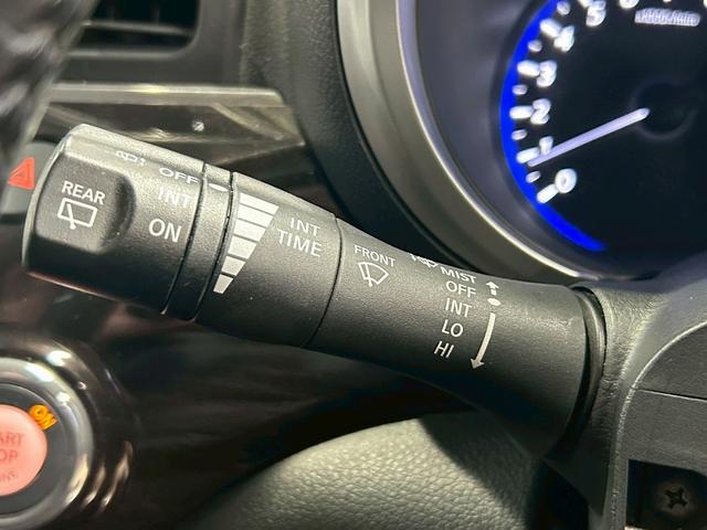 エルグランド 350ハイウェイスター (禁煙車)(黒半革シート)(後席モニター)(8人乗り)(BOSE)(両側パワースライドドア)(純正ナビ)(全周囲モニター)(ビルトインETC)(オットマン)(HIDヘッドライト)(純正18インチAW)(43枚目)