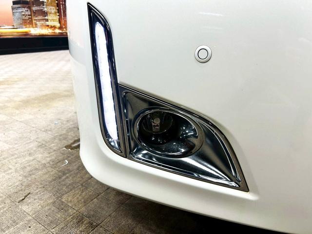 エルグランド 350ハイウェイスター (禁煙車)(黒半革シート)(後席モニター)(8人乗り)(BOSE)(両側パワースライドドア)(純正ナビ)(全周囲モニター)(ビルトインETC)(オットマン)(HIDヘッドライト)(純正18インチAW)(46枚目)