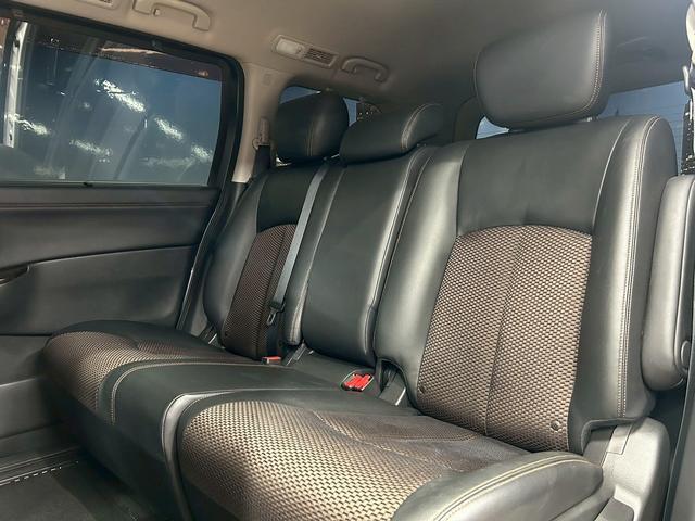エルグランド 350ハイウェイスター (禁煙車)(黒半革シート)(後席モニター)(8人乗り)(BOSE)(両側パワースライドドア)(純正ナビ)(全周囲モニター)(ビルトインETC)(オットマン)(HIDヘッドライト)(純正18インチAW)(48枚目)