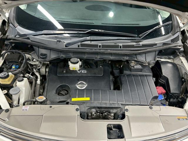 エルグランド 350ハイウェイスター (禁煙車)(黒半革シート)(後席モニター)(8人乗り)(BOSE)(両側パワースライドドア)(純正ナビ)(全周囲モニター)(ビルトインETC)(オットマン)(HIDヘッドライト)(純正18インチAW)(56枚目)