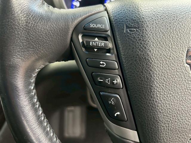 エルグランド 350ハイウェイスター (禁煙車)(黒半革シート)(後席モニター)(8人乗り)(BOSE)(両側パワースライドドア)(純正ナビ)(全周囲モニター)(ビルトインETC)(オットマン)(HIDヘッドライト)(純正18インチAW)(60枚目)