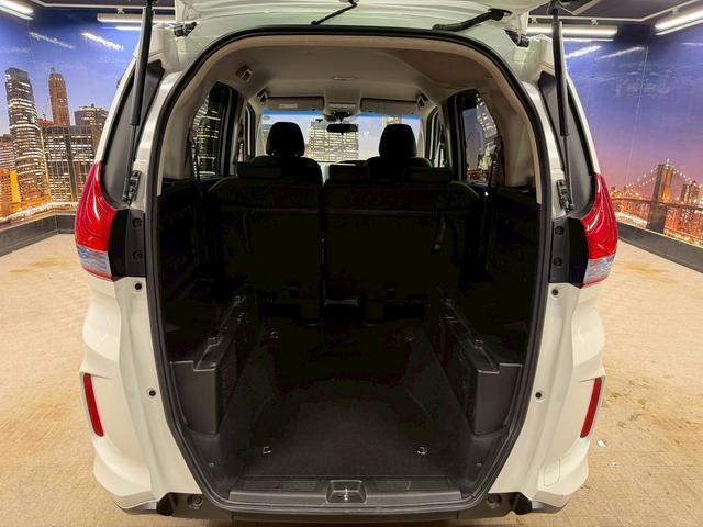 フリード+ハイブリッド ハイブリッドG・ホンダセンシング ホンダセンシング(禁煙車)(後期型)(両側パワースライドドア)(純正SDナビナビ)(レーダークルーズコントロール)(バックカメラ)(LEDヘッドライト)(ビルトインETC)(純正15インチAW)(52枚目)