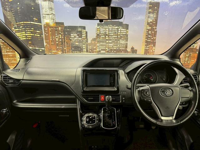 ノア Ｓｉ　ダブルバイビー　トヨタセーフティセンス（禁煙車）（ワンオーナー）（後期型）（黒半革シート）（フリップダウンモニター）（両側パワスラ）（ＳＤナビ）（クルーズコントロール）（バックカメラ）（ＥＴＣ）（純正１６インチＡＷ）（5枚目）