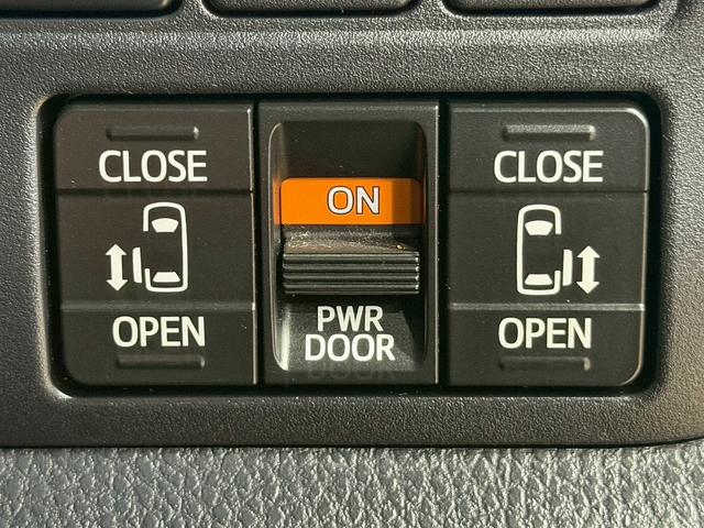 ノア Ｓｉ　ダブルバイビー　トヨタセーフティセンス（禁煙車）（ワンオーナー）（後期型）（黒半革シート）（フリップダウンモニター）（両側パワスラ）（ＳＤナビ）（クルーズコントロール）（バックカメラ）（ＥＴＣ）（純正１６インチＡＷ）（7枚目）