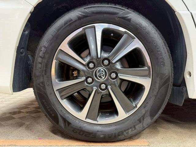 ノア Ｓｉ　ダブルバイビー　トヨタセーフティセンス（禁煙車）（ワンオーナー）（後期型）（黒半革シート）（フリップダウンモニター）（両側パワスラ）（ＳＤナビ）（クルーズコントロール）（バックカメラ）（ＥＴＣ）（純正１６インチＡＷ）（30枚目）