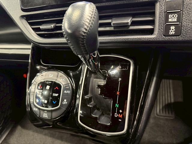 ノア Ｓｉ　ダブルバイビー　トヨタセーフティセンス（禁煙車）（ワンオーナー）（後期型）（黒半革シート）（フリップダウンモニター）（両側パワスラ）（ＳＤナビ）（クルーズコントロール）（バックカメラ）（ＥＴＣ）（純正１６インチＡＷ）（31枚目）