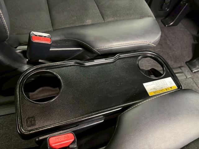 ノア Ｓｉ　ダブルバイビー　トヨタセーフティセンス（禁煙車）（ワンオーナー）（後期型）（黒半革シート）（フリップダウンモニター）（両側パワスラ）（ＳＤナビ）（クルーズコントロール）（バックカメラ）（ＥＴＣ）（純正１６インチＡＷ）（36枚目）