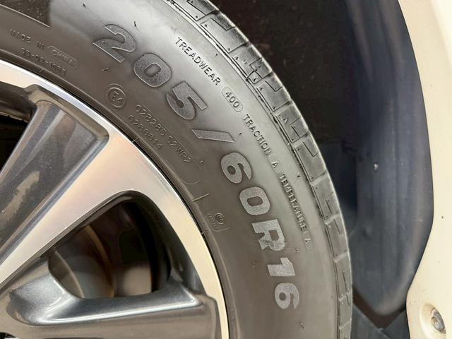 ノア Ｓｉ　ダブルバイビー　トヨタセーフティセンス（禁煙車）（ワンオーナー）（後期型）（黒半革シート）（フリップダウンモニター）（両側パワスラ）（ＳＤナビ）（クルーズコントロール）（バックカメラ）（ＥＴＣ）（純正１６インチＡＷ）（43枚目）