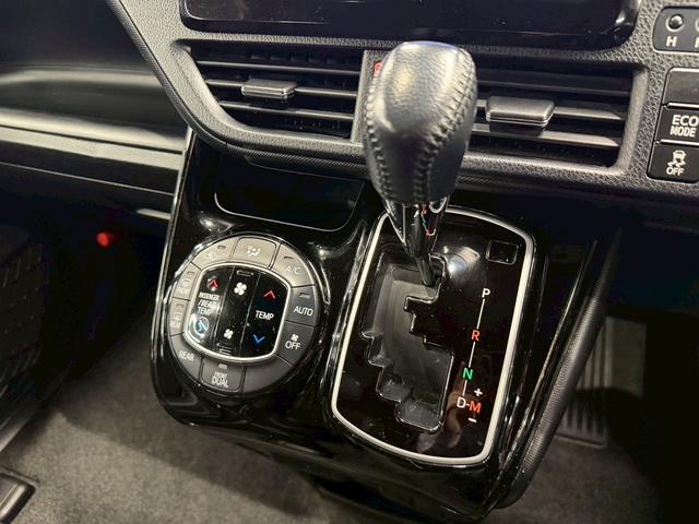 ノア Ｓｉ　ダブルバイビー　トヨタセーフティセンス（禁煙車）（ワンオーナー）（後期型）（黒半革シート）（フリップダウンモニター）（両側パワスラ）（ＳＤナビ）（クルーズコントロール）（バックカメラ）（ＥＴＣ）（純正１６インチＡＷ）（48枚目）