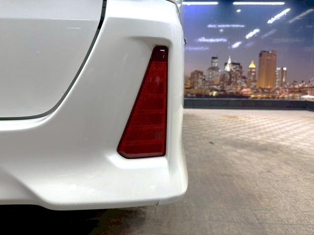 ノア Ｓｉ　ダブルバイビー　トヨタセーフティセンス（禁煙車）（ワンオーナー）（後期型）（黒半革シート）（フリップダウンモニター）（両側パワスラ）（ＳＤナビ）（クルーズコントロール）（バックカメラ）（ＥＴＣ）（純正１６インチＡＷ）（49枚目）