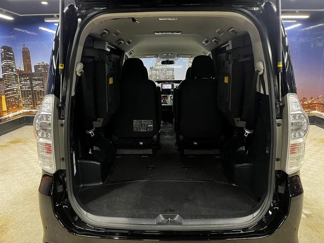 ヴォクシー ZS 煌 (禁煙車)(後期型)(両側パワースライド)(純正HDDナビ)(バックカメラ)(コーナーセンサー)(ビルトインETC)(パドルシフト)(HIDヘッド)(プッシュ&スマートキー)(純正16AW)(15枚目)