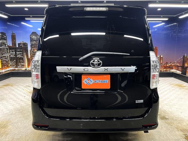 ヴォクシー ZS 煌 (禁煙車)(後期型)(両側パワースライド)(純正HDDナビ)(バックカメラ)(コーナーセンサー)(ビルトインETC)(パドルシフト)(HIDヘッド)(プッシュ&スマートキー)(純正16AW)(22枚目)