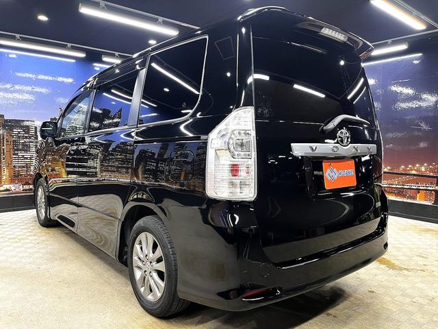 ヴォクシー ZS 煌 (禁煙車)(後期型)(両側パワースライド)(純正HDDナビ)(バックカメラ)(コーナーセンサー)(ビルトインETC)(パドルシフト)(HIDヘッド)(プッシュ&スマートキー)(純正16AW)(24枚目)