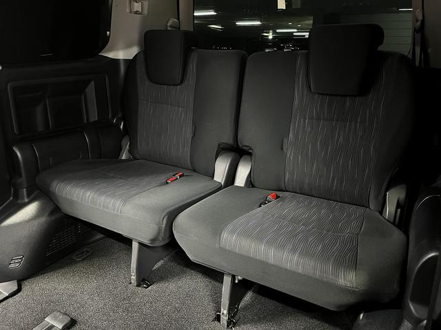 ヴォクシー ZS 煌 (禁煙車)(後期型)(両側パワースライド)(純正HDDナビ)(バックカメラ)(コーナーセンサー)(ビルトインETC)(パドルシフト)(HIDヘッド)(プッシュ&スマートキー)(純正16AW)(27枚目)