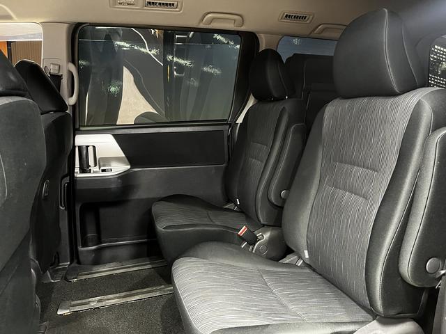 ヴォクシー ZS 煌 (禁煙車)(後期型)(両側パワースライド)(純正HDDナビ)(バックカメラ)(コーナーセンサー)(ビルトインETC)(パドルシフト)(HIDヘッド)(プッシュ&スマートキー)(純正16AW)(60枚目)