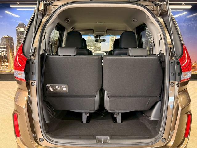 フリードハイブリッド ハイブリッド・Gホンダセンシング ホンダセンシング(禁煙車)(後期型)(黒半革)(6人乗り)(両側パワースライド)(純正ナビ)(レーダークルーズコントロール)(バックカメラ)(LEDヘッド)(ビルトインETC)(純正15インチAW)(17枚目)