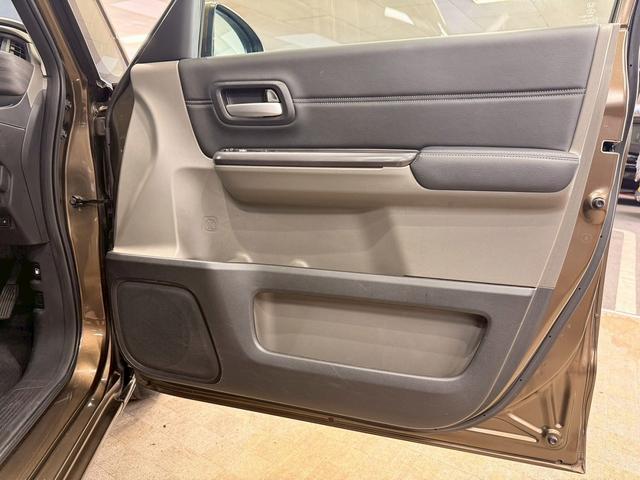 フリードハイブリッド ハイブリッド・Gホンダセンシング ホンダセンシング(禁煙車)(後期型)(黒半革)(6人乗り)(両側パワースライド)(純正ナビ)(レーダークルーズコントロール)(バックカメラ)(LEDヘッド)(ビルトインETC)(純正15インチAW)(46枚目)