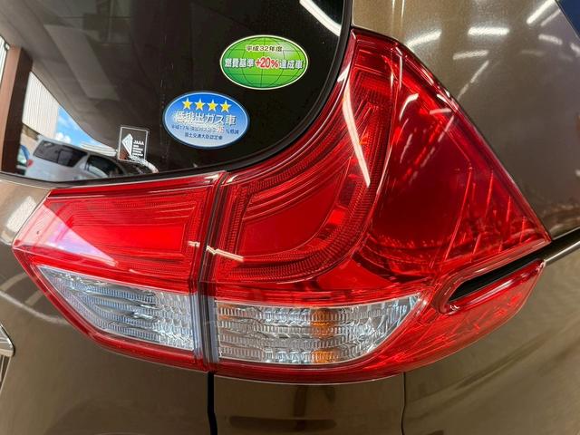 フリードハイブリッド ハイブリッド・Gホンダセンシング ホンダセンシング(禁煙車)(後期型)(黒半革)(6人乗り)(両側パワースライド)(純正ナビ)(レーダークルーズコントロール)(バックカメラ)(LEDヘッド)(ビルトインETC)(純正15インチAW)(62枚目)