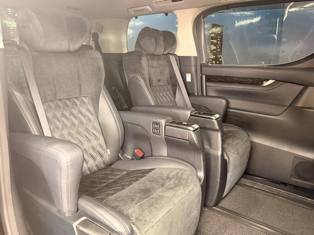 ヴェルファイア ２．５Ｚ　Ｇエディション　（禁煙車）（黒半革シート）（両側パワスラ）（アルパインフリップダウン）（アルパインＳＤナビ）（バックカメラ）（クルコン）（パワーシート）（電動リアゲート）（ビルトインＥＴＣ）（純正１８インチＡＷ）（21枚目）