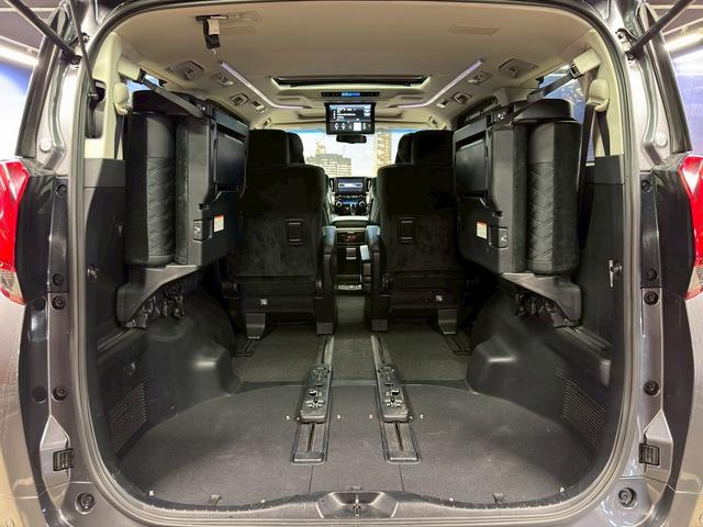 アルファード 2.5S Cパッケージ (禁煙車)(サンルーフ)(黒半革シート)(JBLサウンド)(両側パワスラ)(フリップダウンモニター)(純正SDナビ)(全周囲カメラ)(レーダークルーズ)(パワーシート)(ETC)(純正18インチAW)(24枚目)
