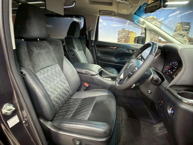 アルファード 2.5S Cパッケージ (禁煙車)(サンルーフ)(黒半革シート)(JBLサウンド)(両側パワスラ)(フリップダウンモニター)(純正SDナビ)(全周囲カメラ)(レーダークルーズ)(パワーシート)(ETC)(純正18インチAW)(25枚目)