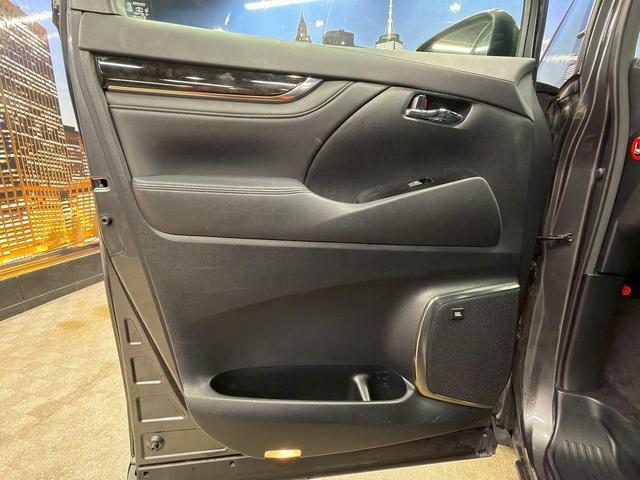 アルファード 2.5S Cパッケージ (禁煙車)(サンルーフ)(黒半革シート)(JBLサウンド)(両側パワスラ)(フリップダウンモニター)(純正SDナビ)(全周囲カメラ)(レーダークルーズ)(パワーシート)(ETC)(純正18インチAW)(55枚目)