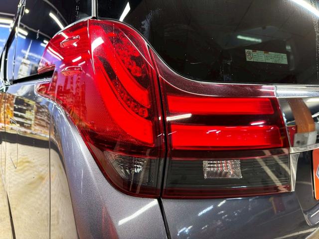 アルファード 2.5S Cパッケージ (禁煙車)(サンルーフ)(黒半革シート)(JBLサウンド)(両側パワスラ)(フリップダウンモニター)(純正SDナビ)(全周囲カメラ)(レーダークルーズ)(パワーシート)(ETC)(純正18インチAW)(58枚目)