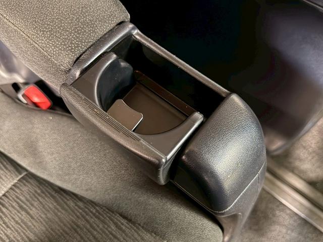 ヴェルファイア ２．４Ｚ　Ｇエディション　（両側パワースライド）（イクリプスＳＤナビ）（電動リアゲート）（シートメモリ）（パワーシート）（クリアランスソナー）（クルーズコントロール）（ビルトインＥＴＣ）（オットマン）（純正１８インチＡＷ）（30枚目）