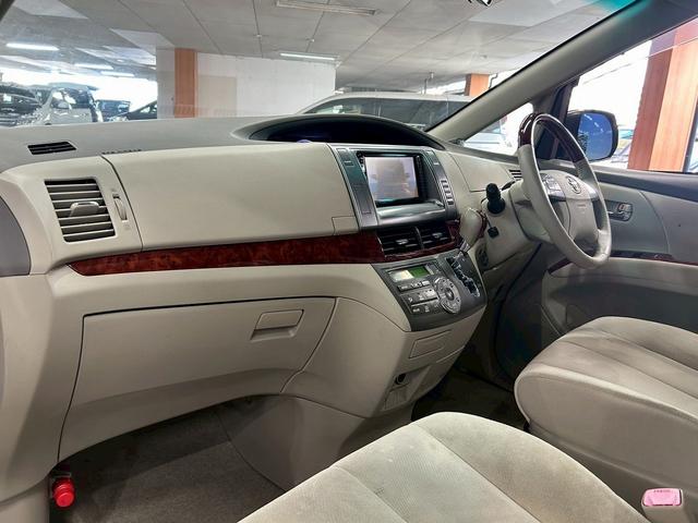 エスティマ ２．４アエラス　Ｇエディション　（禁煙車）（両側パワースライド）（フリップダウンモニター）（純正ＨＤＤナビ）（バックカメラ）（クルーズコントロール）（オットマン）（ＥＴＣ）（ＨＩＤヘッドライト）（フルセグ）（純正１７インチＡＷ）（33枚目）