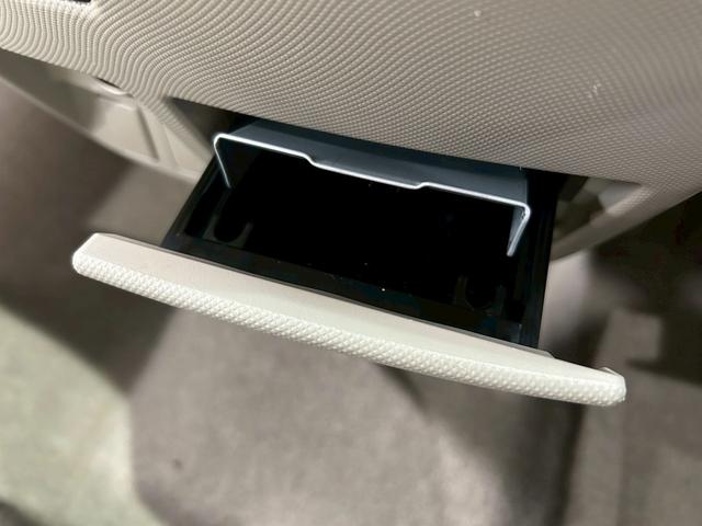 エスティマ ２．４アエラス　Ｇエディション　（禁煙車）（両側パワースライド）（フリップダウンモニター）（純正ＨＤＤナビ）（バックカメラ）（クルーズコントロール）（オットマン）（ＥＴＣ）（ＨＩＤヘッドライト）（フルセグ）（純正１７インチＡＷ）（39枚目）