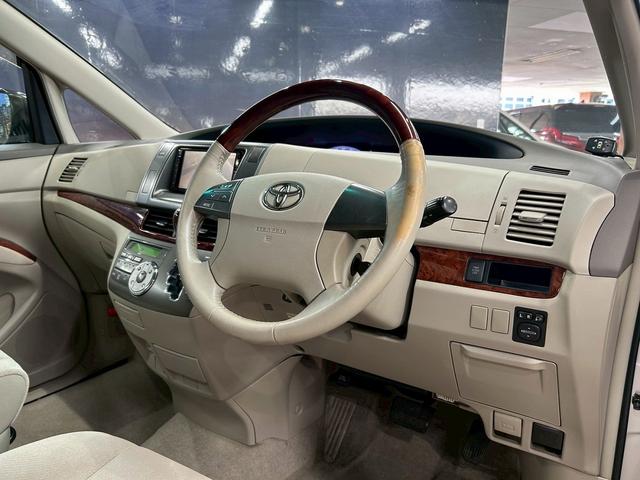 エスティマ ２．４アエラス　Ｇエディション　（禁煙車）（両側パワースライド）（フリップダウンモニター）（純正ＨＤＤナビ）（バックカメラ）（クルーズコントロール）（オットマン）（ＥＴＣ）（ＨＩＤヘッドライト）（フルセグ）（純正１７インチＡＷ）（52枚目）