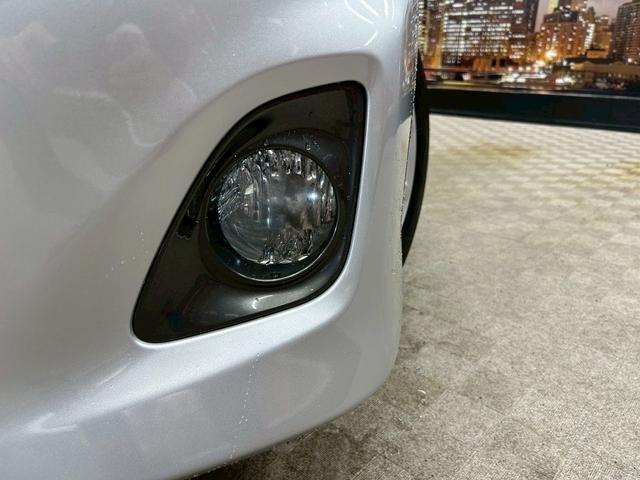 エスティマ ２．４アエラス　Ｇエディション　（禁煙車）（両側パワースライド）（フリップダウンモニター）（純正ＨＤＤナビ）（バックカメラ）（クルーズコントロール）（オットマン）（ＥＴＣ）（ＨＩＤヘッドライト）（フルセグ）（純正１７インチＡＷ）（64枚目）