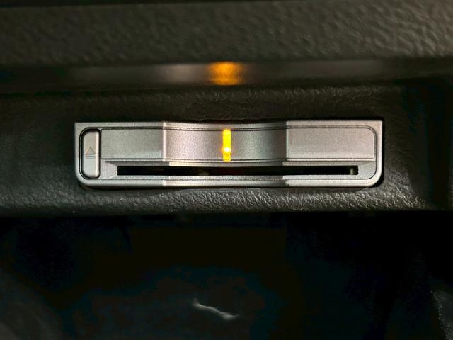 エリシオンプレステージ S HDDナビスペシャルパッケージ (禁煙車)(後期型)(黒ハーフレザーシート)(両側パワースライドドア)(純正HDDナビ)(バックカメラ)(ビルトインETC)(HIDヘッド)(CD&DVD再生可)(キーレスキー)(純正17インチAW)(9枚目)