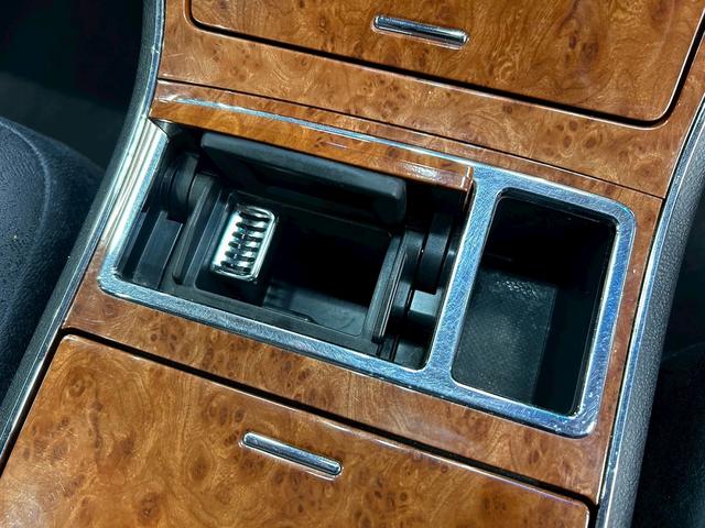 エリシオンプレステージ S HDDナビスペシャルパッケージ (禁煙車)(後期型)(黒ハーフレザーシート)(両側パワースライドドア)(純正HDDナビ)(バックカメラ)(ビルトインETC)(HIDヘッド)(CD&DVD再生可)(キーレスキー)(純正17インチAW)(41枚目)