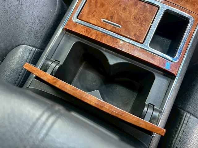 エリシオンプレステージ S HDDナビスペシャルパッケージ (禁煙車)(後期型)(黒ハーフレザーシート)(両側パワースライドドア)(純正HDDナビ)(バックカメラ)(ビルトインETC)(HIDヘッド)(CD&DVD再生可)(キーレスキー)(純正17インチAW)(54枚目)