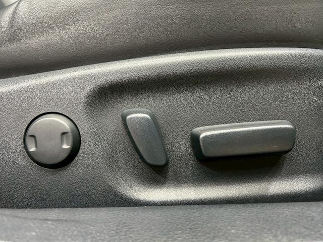 クラウンハイブリッド アスリートS (禁煙車)(後期型)(黒本革シート)(メーカーSDナビ)(バックカメラ)(クルーズコントロール)(パワーシート)(シートヒーター&クーラー)(TEIN車高調)(社外マフラー)(WORK20インチAW)(9枚目)