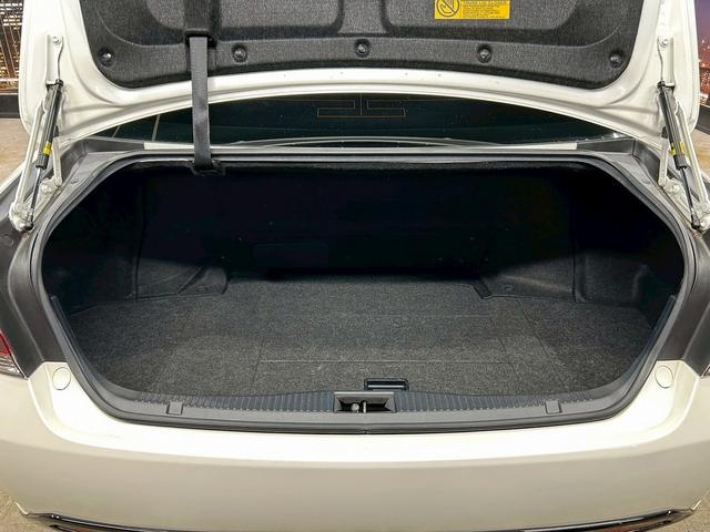 クラウンハイブリッド アスリートS (禁煙車)(後期型)(黒本革シート)(メーカーSDナビ)(バックカメラ)(クルーズコントロール)(パワーシート)(シートヒーター&クーラー)(TEIN車高調)(社外マフラー)(WORK20インチAW)(14枚目)