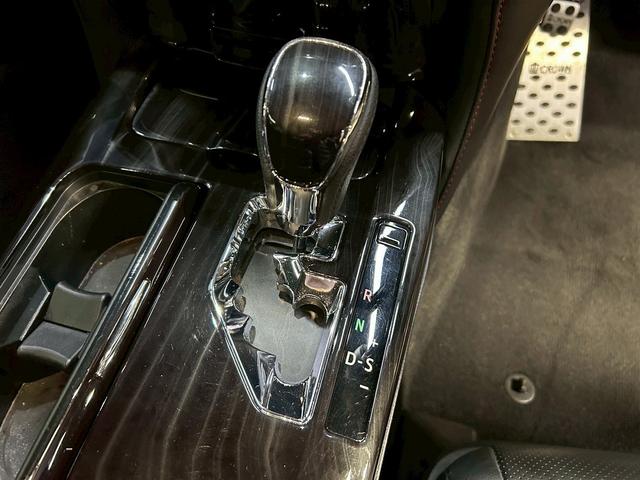 クラウンハイブリッド アスリートS (禁煙車)(後期型)(黒本革シート)(メーカーSDナビ)(バックカメラ)(クルーズコントロール)(パワーシート)(シートヒーター&クーラー)(TEIN車高調)(社外マフラー)(WORK20インチAW)(33枚目)
