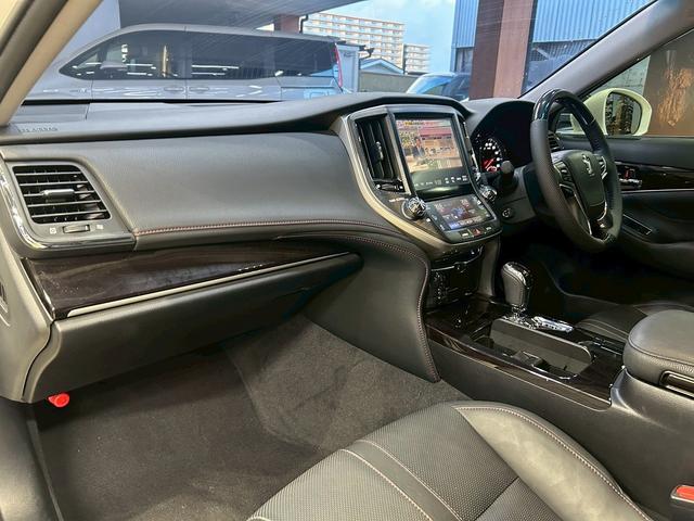 クラウンハイブリッド アスリートS (禁煙車)(後期型)(黒本革シート)(メーカーSDナビ)(バックカメラ)(クルーズコントロール)(パワーシート)(シートヒーター&クーラー)(TEIN車高調)(社外マフラー)(WORK20インチAW)(59枚目)