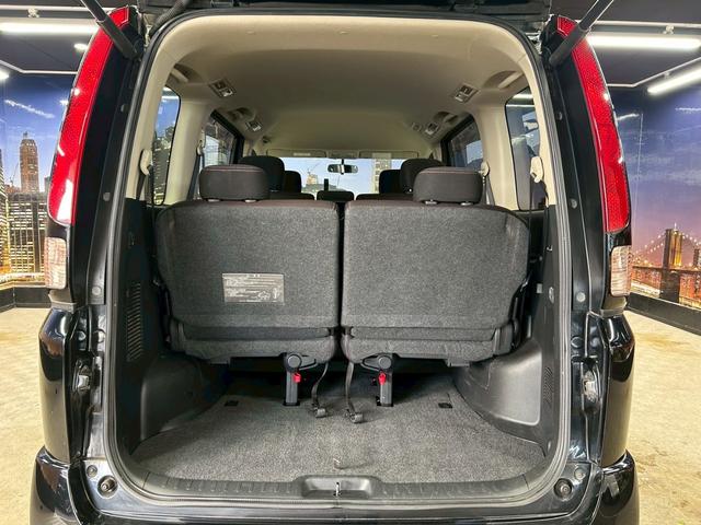 セレナ ハイウェイスター　Ｖセレクション　（禁煙車）（後期型）（両側パワースライド）（純正ＳＤナビ）（ビルトインＥＴＣ）（スマートキー）（ＨＩＤヘッド）（オートライト）（３列シート）（Ｂｌｕｅｔｏｏｔｈ対応）（純正１６インチ）（12枚目）