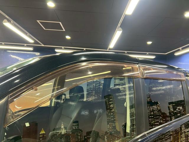 セレナ ハイウェイスター　Ｖセレクション　（禁煙車）（後期型）（両側パワースライド）（純正ＳＤナビ）（ビルトインＥＴＣ）（スマートキー）（ＨＩＤヘッド）（オートライト）（３列シート）（Ｂｌｕｅｔｏｏｔｈ対応）（純正１６インチ）（24枚目）