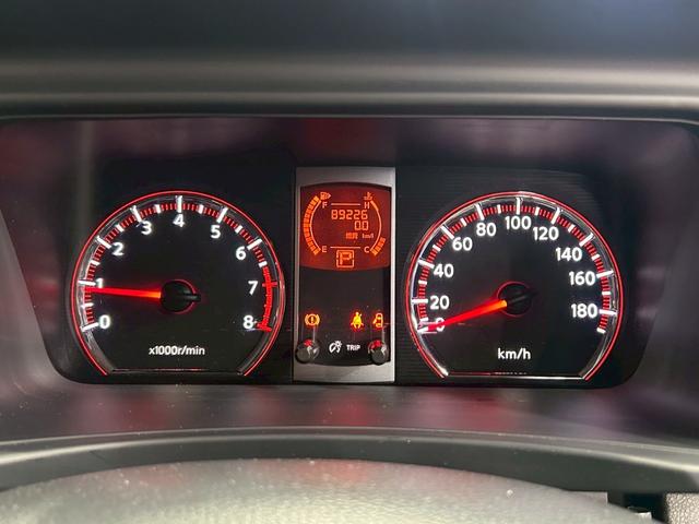 セレナ ハイウェイスター　Ｖセレクション　（禁煙車）（後期型）（両側パワースライド）（純正ＳＤナビ）（ビルトインＥＴＣ）（スマートキー）（ＨＩＤヘッド）（オートライト）（３列シート）（Ｂｌｕｅｔｏｏｔｈ対応）（純正１６インチ）（41枚目）