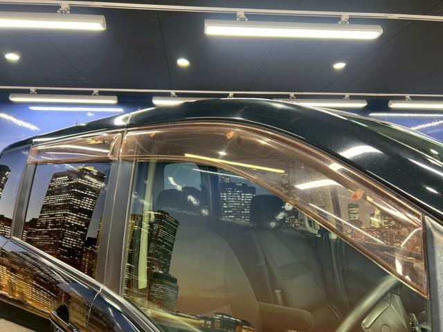 セレナ ハイウェイスター　Ｖセレクション　（禁煙車）（後期型）（両側パワースライド）（純正ＳＤナビ）（ビルトインＥＴＣ）（スマートキー）（ＨＩＤヘッド）（オートライト）（３列シート）（Ｂｌｕｅｔｏｏｔｈ対応）（純正１６インチ）（42枚目）
