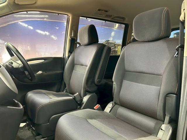 セレナ ハイウェイスター　Ｖセレクション　（禁煙車）（後期型）（両側パワースライド）（純正ＳＤナビ）（ビルトインＥＴＣ）（スマートキー）（ＨＩＤヘッド）（オートライト）（３列シート）（Ｂｌｕｅｔｏｏｔｈ対応）（純正１６インチ）（54枚目）