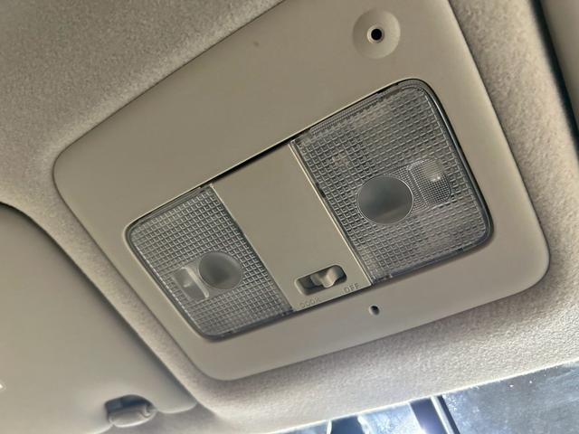 セレナ ハイウェイスター　Ｖセレクション　（禁煙車）（後期型）（両側パワースライド）（純正ＳＤナビ）（ビルトインＥＴＣ）（スマートキー）（ＨＩＤヘッド）（オートライト）（３列シート）（Ｂｌｕｅｔｏｏｔｈ対応）（純正１６インチ）（56枚目）