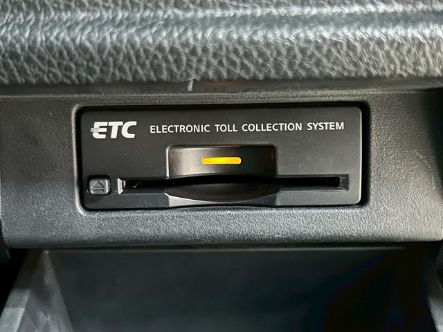 エルグランド ライダー　黒本革シート　パワーシート　（禁煙車）（黒本革シート）（両側パワスラ）（純正フリップ）（純正ＨＤＤナビ）（アラウンドビューモニター）（シートメモリ）（シートヒーター）（ＥＴＣ）（オットマン）（パワーバックドア）（純正１８ＡＷ）（11枚目）